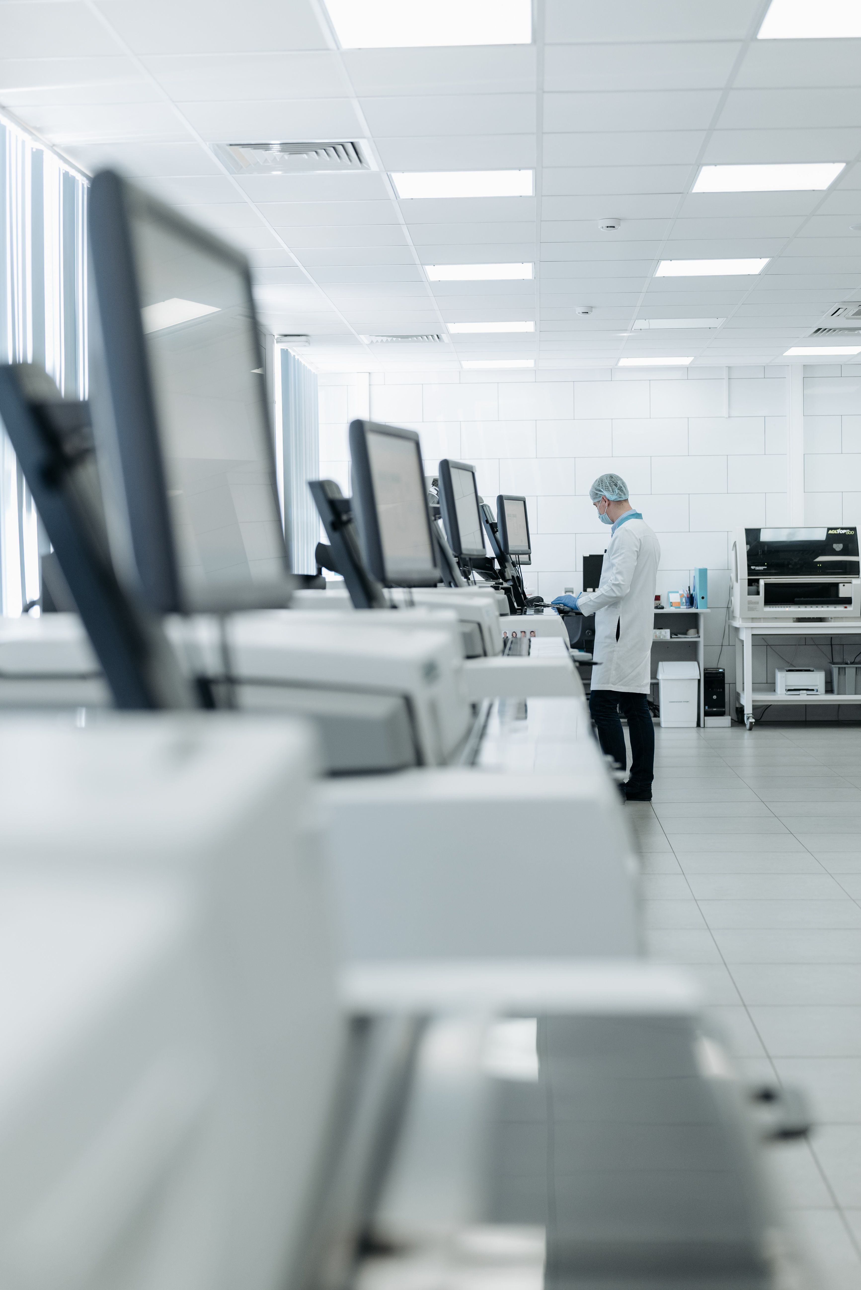 A modern diagnostics lab — records and devices on ABDM rails